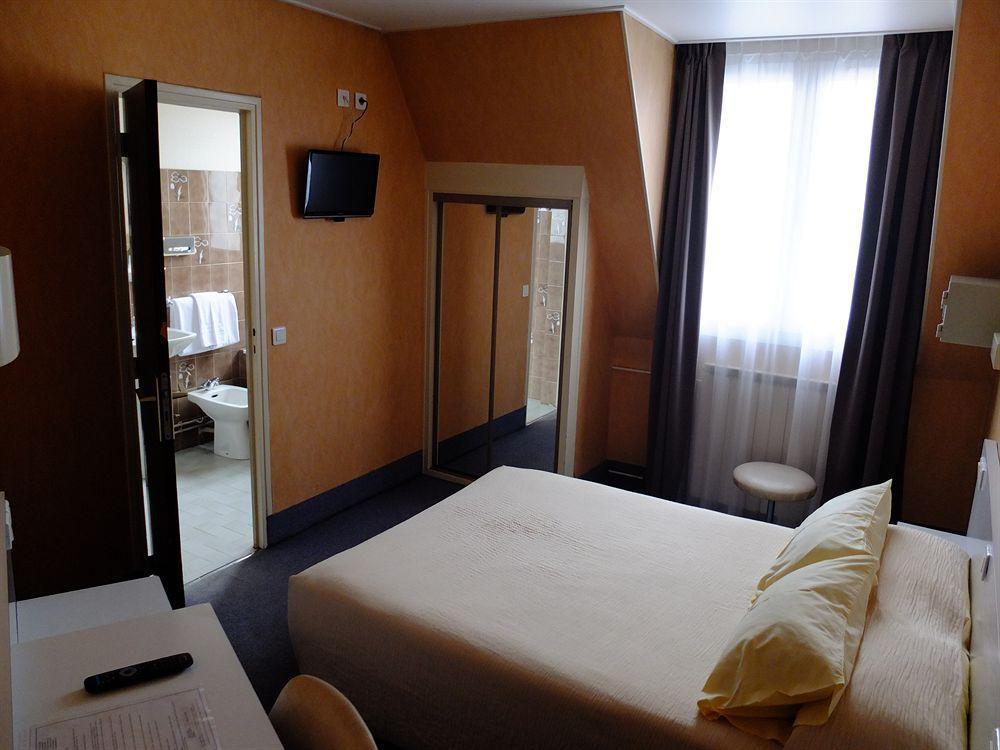 פריז Hotel De Flore - Montmartre מראה חיצוני תמונה