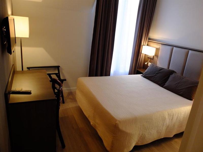 פריז Hotel De Flore - Montmartre מראה חיצוני תמונה